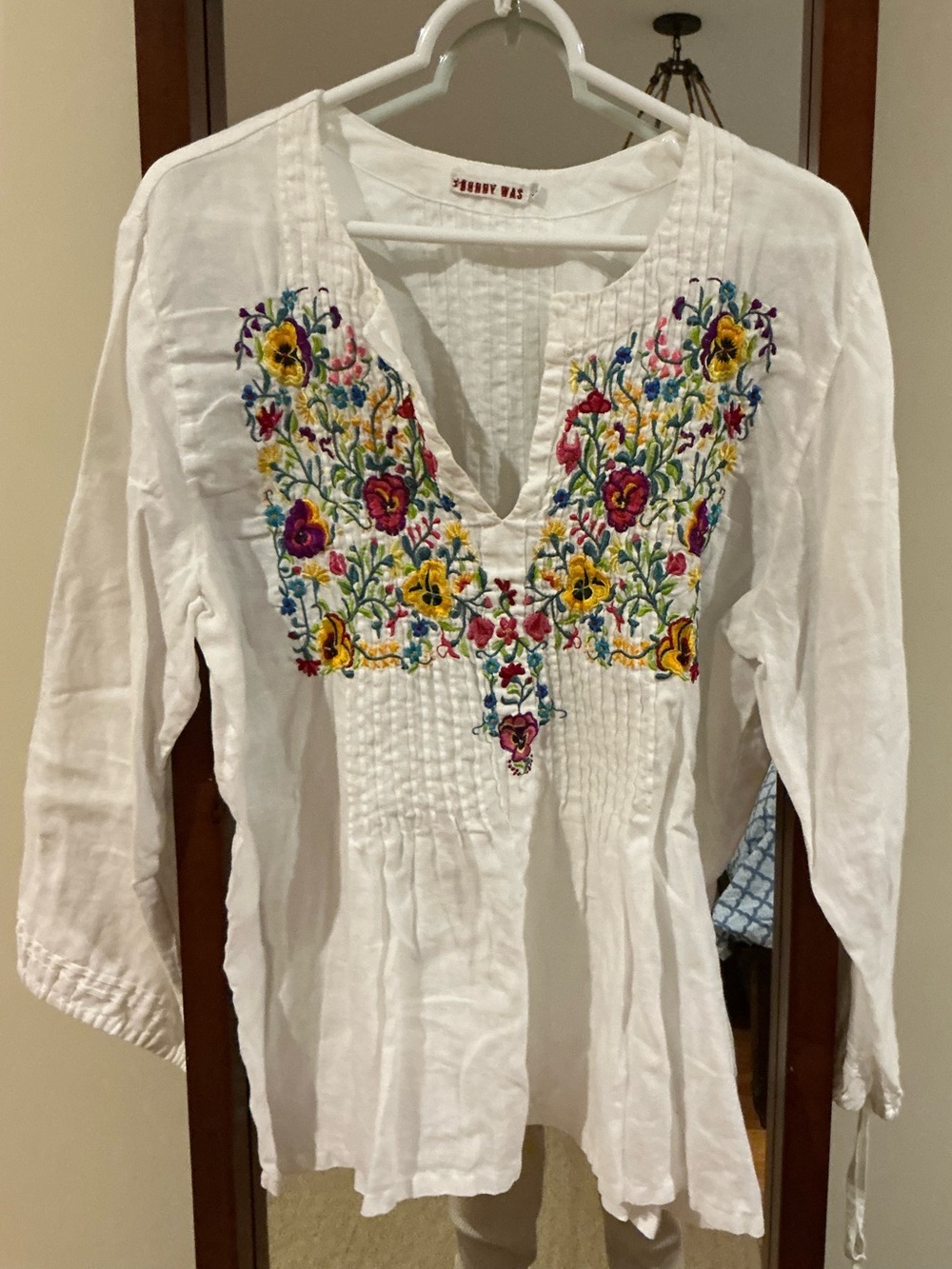 Johnny Was embroidered linen top sz large